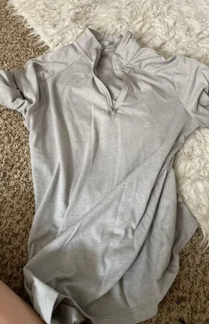 Long sleeve grey athletic shirt thumbnail 1