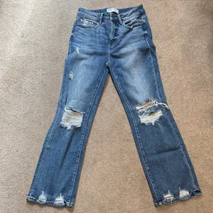 Woman’s BKE Billie Slim Fit Cropped Straight High Rise Stretch Jeans Size 27X28 thumbnail 1