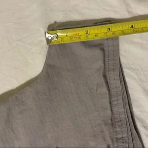 Vuori Women's Taupe Cargo Shorts Large thumbnail 5