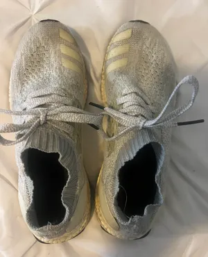 Adidas Tenni Shoes thumbnail 2