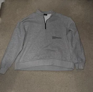 White Fox Boutique Quarter-Zip Sweatshirt L/XL thumbnail 1