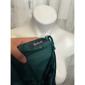 Trixxi Green Velvet Bodycon Dress Spaghetti Strap Mini Size M thumbnail 3