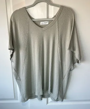 Rae‎ Mode Womens Top Gray V Neck Short Sleeve Waffle Knit Slouchy Made in USA OS thumbnail 1
