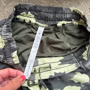 Camouflage Hotty Hot Shorts Size 8 Tall thumbnail 4