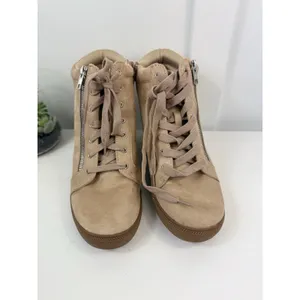 Women’s Boots Size 9 Brown thumbnail 2