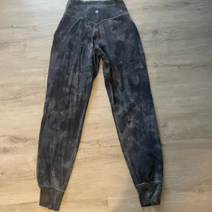 Lululemon Athletica Black Tie-Dye Joggers thumbnail 2