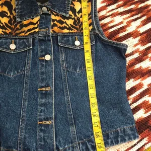 Y2K 2000s Western Safari Rodeo Denim jacket best patchwork tiger print sleeveless #biker #rockabilly #cowboy #grunge #punk Measurement in pics thumbnail 4