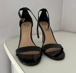 Black Heels thumbnail 2
