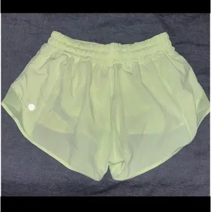 Lululemon Hotty Hot Shorts 2.5" thumbnail 2