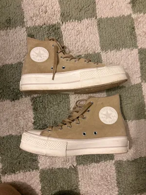 Suede High-Top Converse thumbnail 2