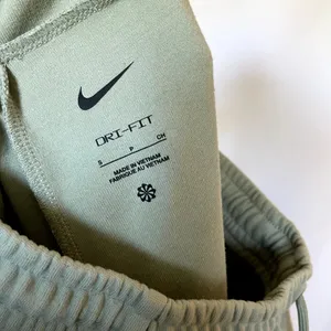 Nike‎ Dri-Fit sage green sweatpants athletic elastic waist women' size small thumbnail 6