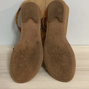 B.o.c Born concept brown strappy comfort sandals size 9 thumbnail 6