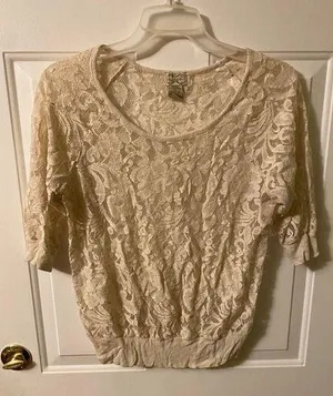 Ivory Eyelash Lace 3/4 sleeve top size Large thumbnail 1
