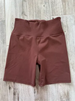 Vuori Women’s Rib Studio  Shorts in Cedar Medium thumbnail 4