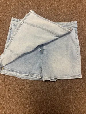 RISEN Light Wash Asymmetrical Wrap Denim Skort Size Large EUC thumbnail 3