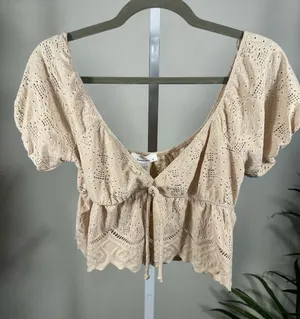 X345. Urban Romantics Medium Cream Eyelet Embroidered Tie Front Crop Top Boho thumbnail 1
