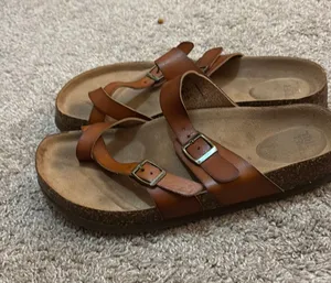 Time And Tru Sandals thumbnail 1