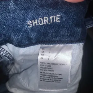 American Eagle medium wash size 4 Daisy Duke shortie shorts thumbnail 3