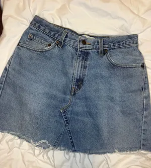 Levi’s skirt  thumbnail 1
