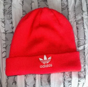 Beanie thumbnail 1