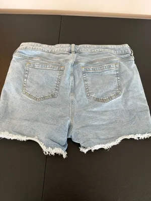 Torrid Mid-Rise Mid Short Vintage Stretch Denim Cutoff Shorts Size 14 thumbnail 2
