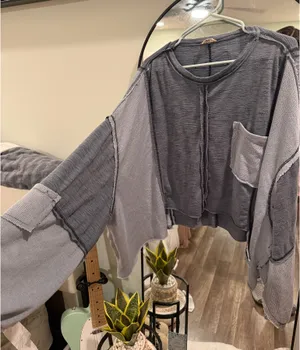 POL Oversized Lightweight Colorblock top thumbnail 2