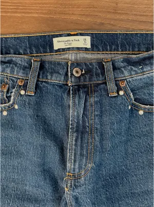 Abercrombie Mid-rise Loose Jeans thumbnail 3