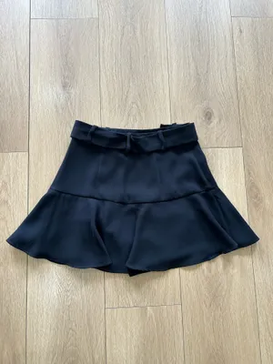 Zara Black Ruffle Tie-Waist Mini Skort thumbnail 4