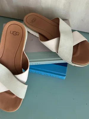 UGG Kari Sandal Leather Suede Pastel Women's Size 8 Slide Sandals thumbnail 4