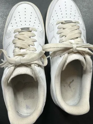Nike Women’s Size 10 White Air Force 1 '07 Shoes thumbnail 5