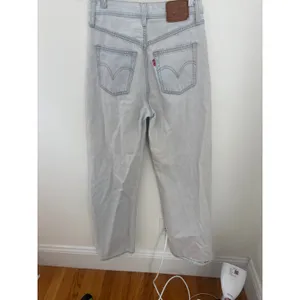 Levis Ribcage Wide Leg Jeans Light Wash Blue Super High‎ Rise Denim Size 26 thumbnail 4