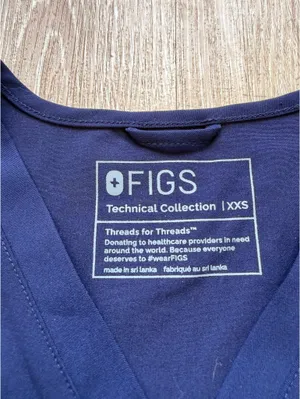 FIGS Catarina Scrub Top Slim One-Pocket Navy Blue thumbnail 3
