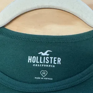 Hollister Women's Forest Green Front Cutout Short Sleeve Crop Top T-shirt Medium thumbnail 5