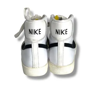 Nike Blazers Mid 77 White Sneakers Athletic Trainers Shoes Size 8 thumbnail 7