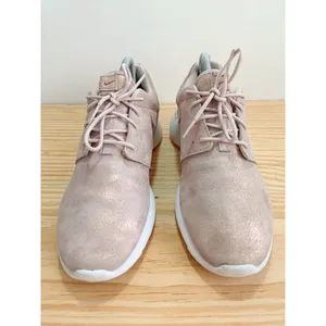 Nike Roshe One Premium Metallic Red Bronze Women’s Size 8.5 Sneakers thumbnail 5