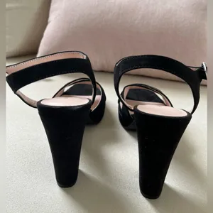 Chinese Laundry NWOT black suede chunky heels thumbnail 3