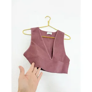 Aritzia Babaton Sculpt Knit Deep V Tank Size Large Maeve Pink Crop Ribbed thumbnail 10