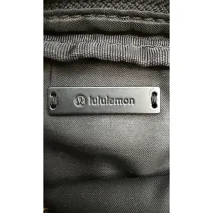 Lululemon‎ Everywhere Belt Bag Black Crossbody Waist Bag OS Nylon thumbnail 5