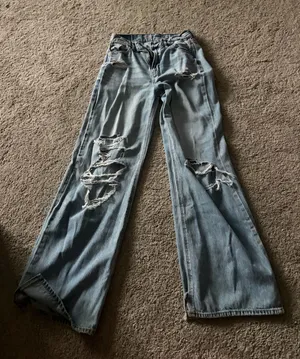 American Eagle Low-Rise Jeans thumbnail 1