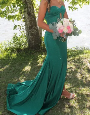 Emerald Green Prom Dress Jovani thumbnail 1