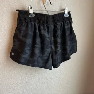 Vuori Clementine Short Camo 2” thumbnail 9