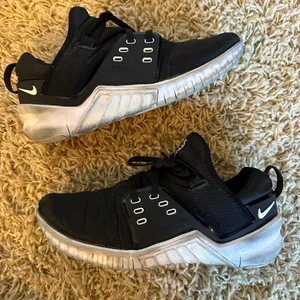 Nike sneakers thumbnail 1