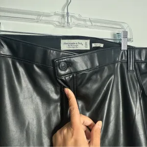 NEW Abercrombie & Fitch Curve Love 90's Straight Ultra High Rise Black 24 Plus thumbnail 4