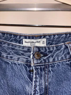 Abercrombie Loose High Rise Jeans thumbnail 2