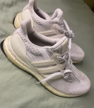 adidas Ultraboost 4.0 Womens Size 6 Athletic Shoe thumbnail 1