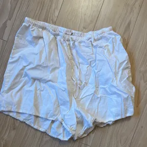 Zara Women's cream Shorts thumbnail 1
