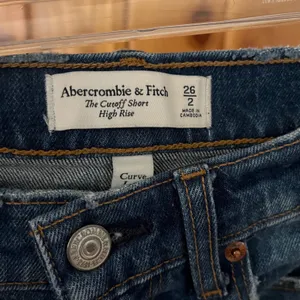Abercrombie & Fitch Jean Shorts Cutoff Short Dark Wash High Rise Curve Love 2/26 thumbnail 3