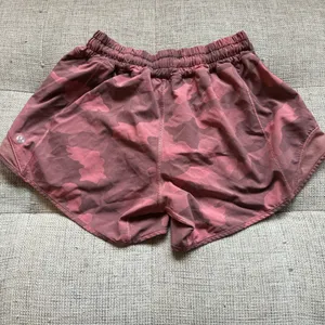 Lululemon Pink Camo Hotty Hot Shorts thumbnail 2