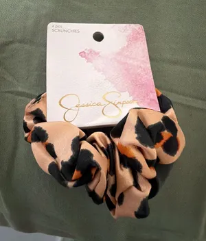 Jessica Simpson 2 pcs Leopard and Black Scrunchies Set thumbnail 1