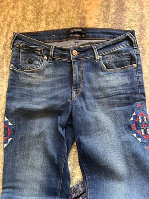 Embroidered Jeans thumbnail 3